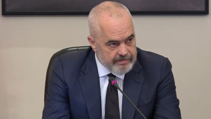 Mblidhet qeveria: Mbyllen shkollat, jo aktivitete e fluturime drejt veriut te Italise